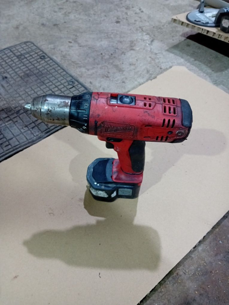 Продавам Milwaukee PLD12X