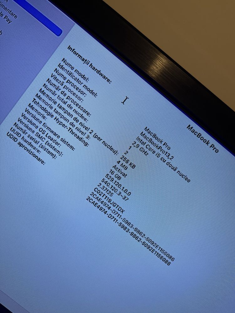 Macbook pro 2016 i5 doua nuclee , ecran defect