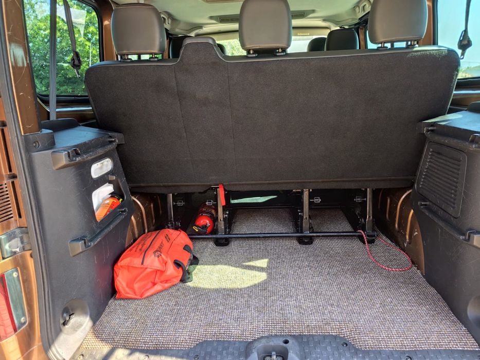 Opel Vivaro 8+1 2016 5 usi