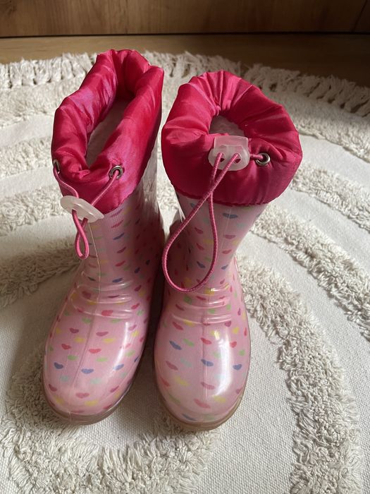 Бебешки дрешки и ботуши за дъжд
