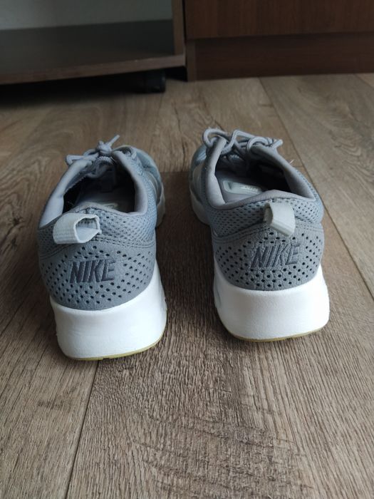 Дамски маратонки Nike