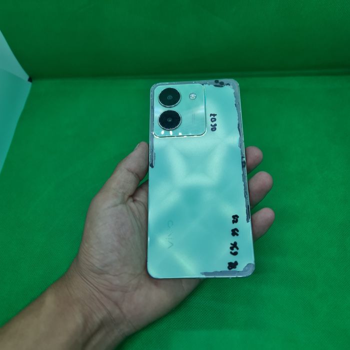 Vivo Y33s sotiladi 128/12Gb