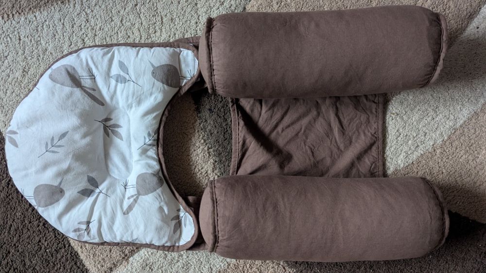 Pozitionator cu pernuta anti-plagiocefaliei gri