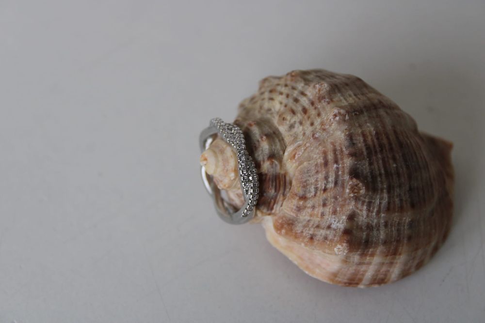 Inel cu pietricele din otel