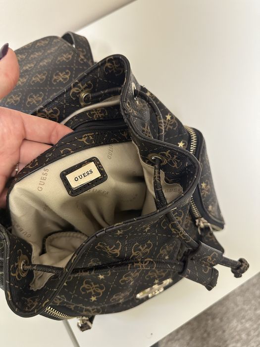 Малка раница Guess