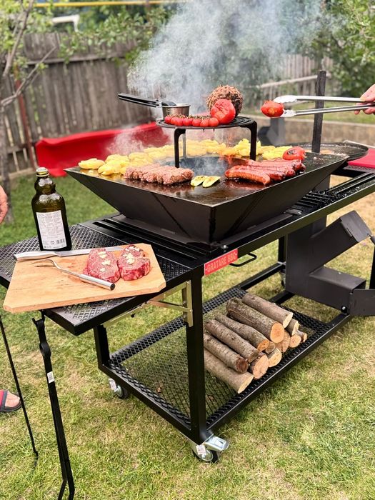 Grătar cu spațiu de lucru și plita de gatit