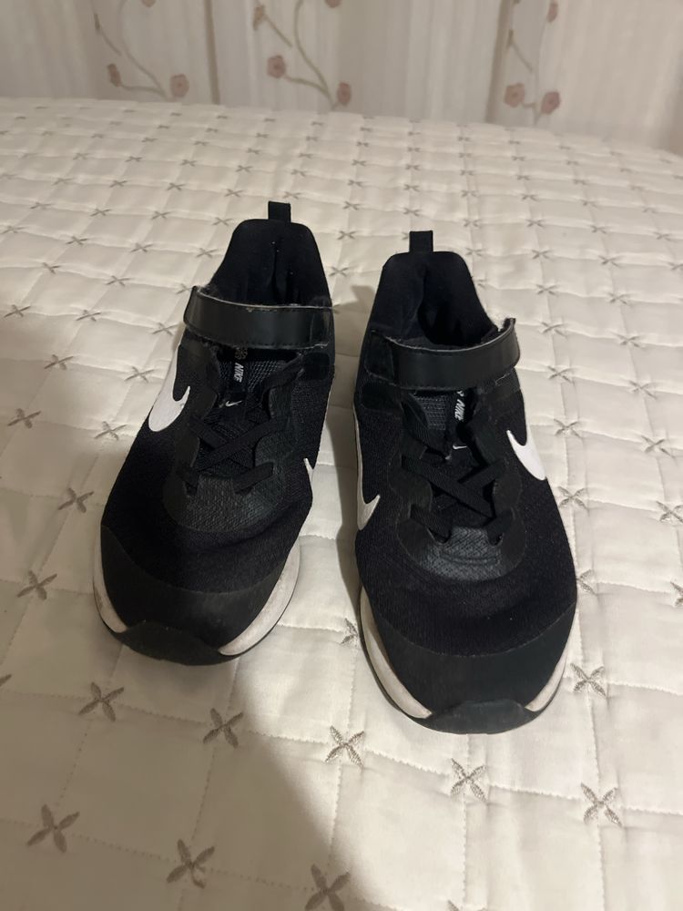 Детски nike обувки 35 номер