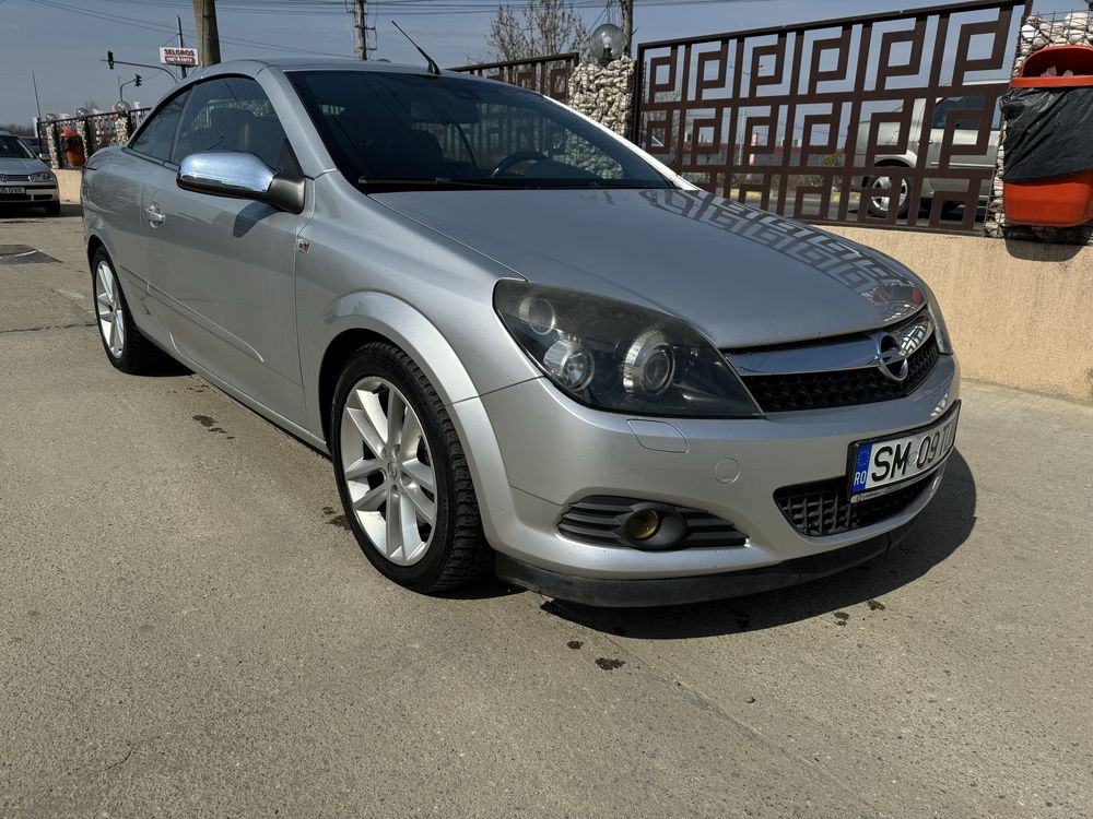 Opel Astra TwinTop 1.9 150 cai