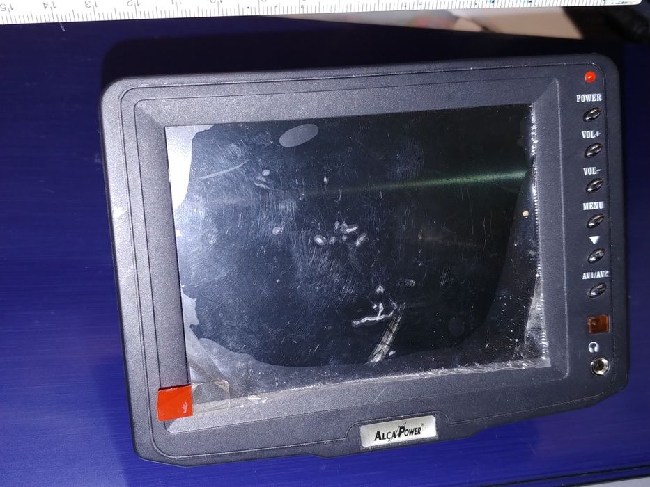 mini TV color lcd 13 cm diagonala