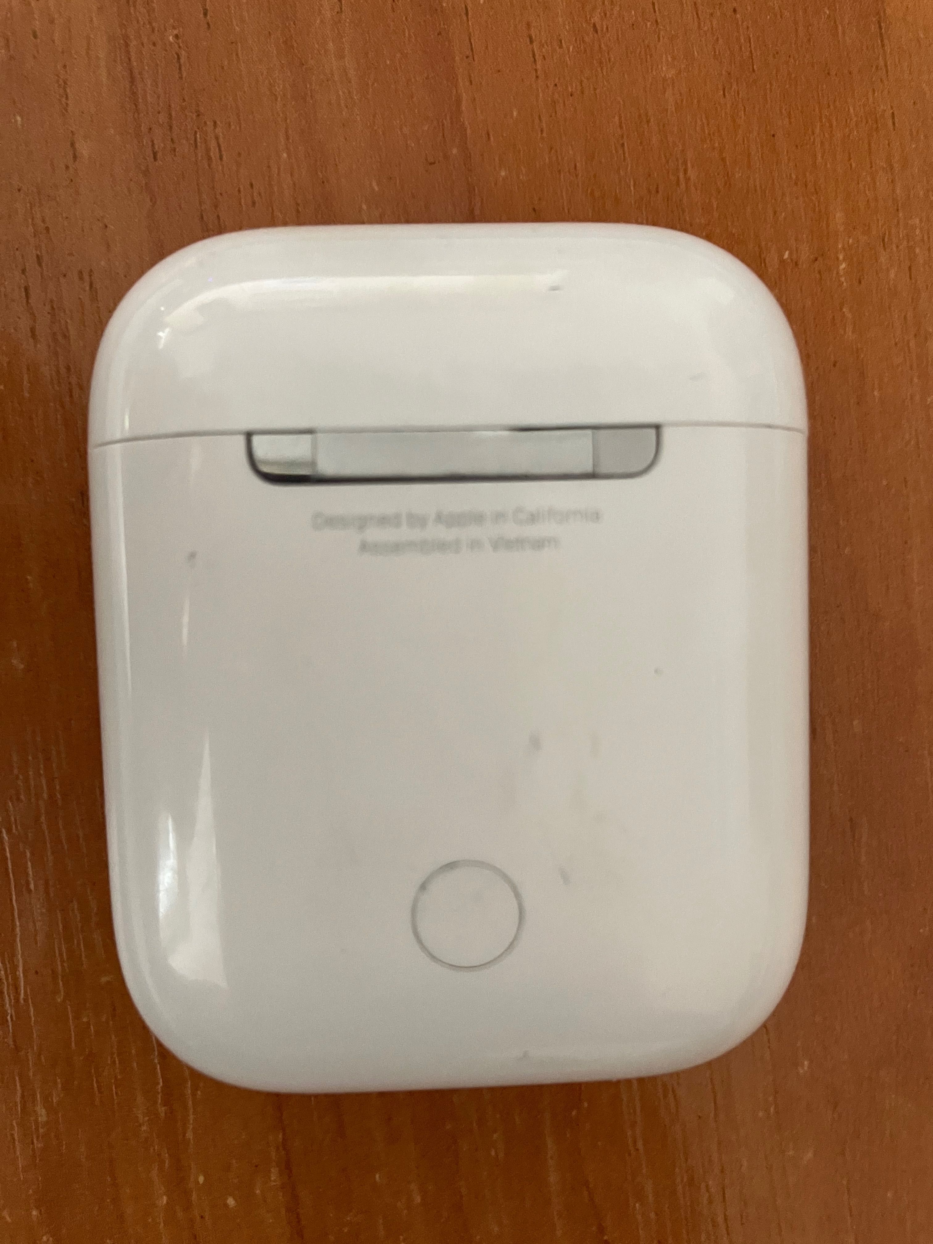 Продам кейс AirPods a1602 и Левый наушник Airpods2