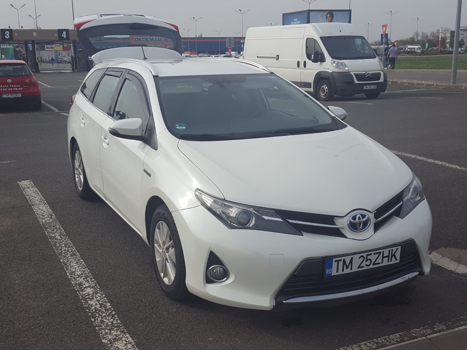 Toyota Aurys 1.8 hybrid cu gpl