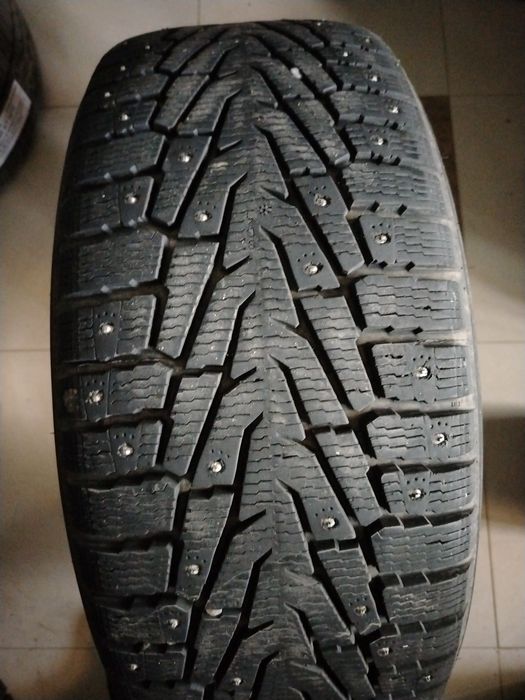 Шины комбинированные зимние 285/60/18 айкон 8, дорогу держит зверь. Не