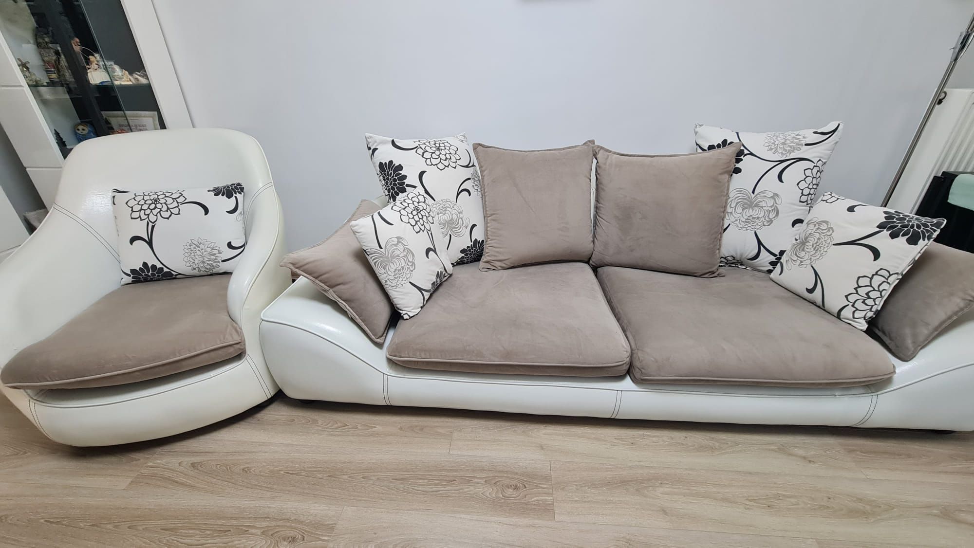 Set canapele piele albă