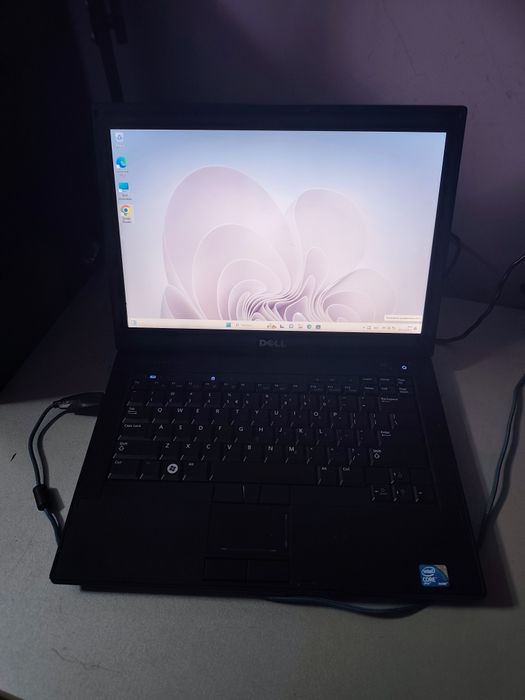 Продавам Dell latitude E6410 Лаптоп