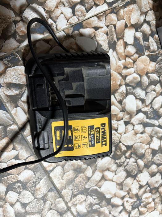 Incarcator dewalt 22v
