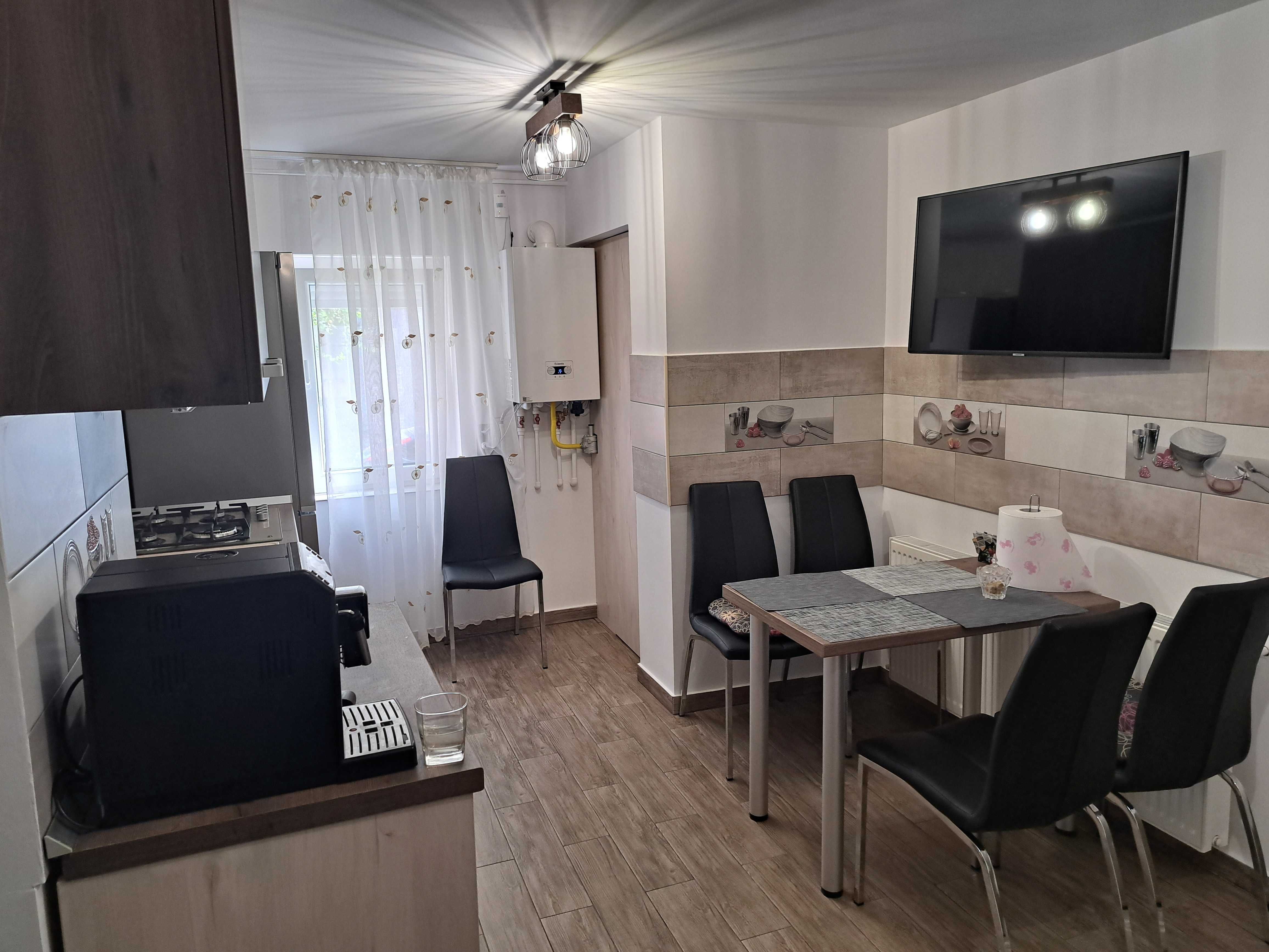 Vând apartament cu 3camere