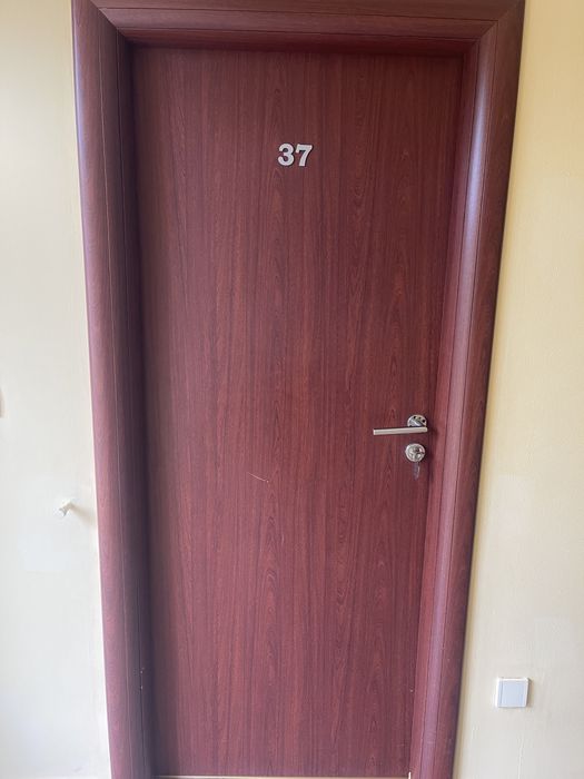 Usi de interior cu toc cu tot