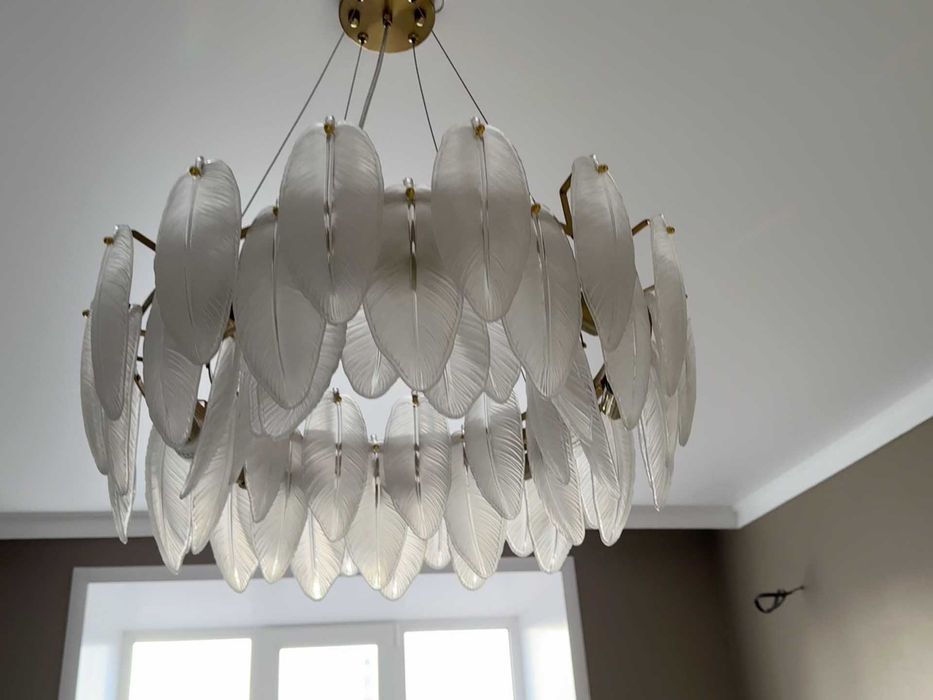 продается люстра