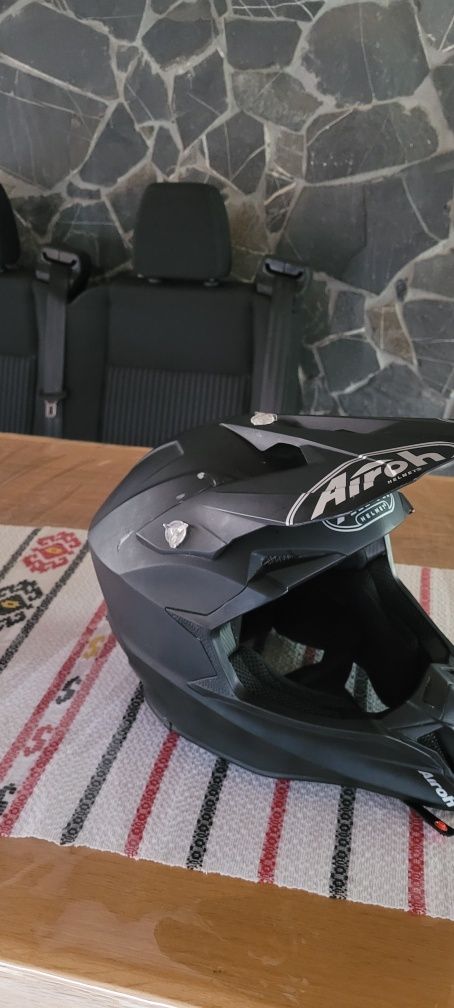Casca enduro AIROH WRAAP black matt
