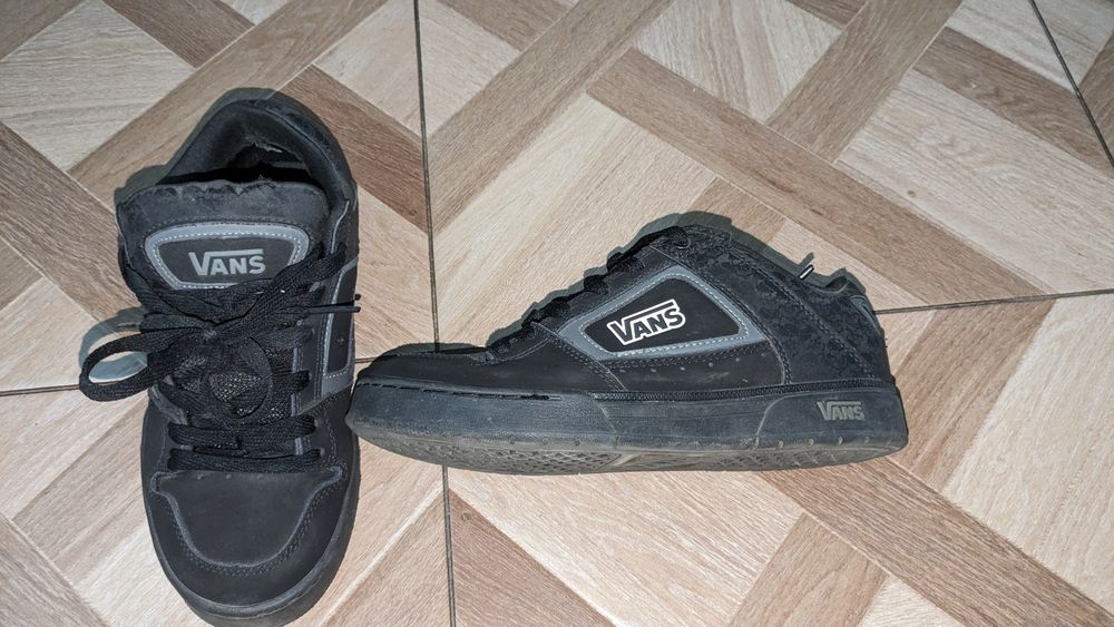 Vand incaltaminte sport diverse modele