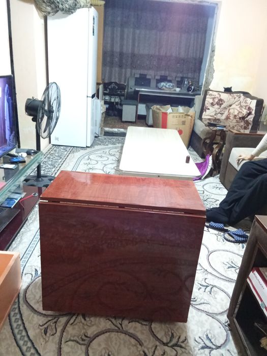 Раскладной стол в гостиную