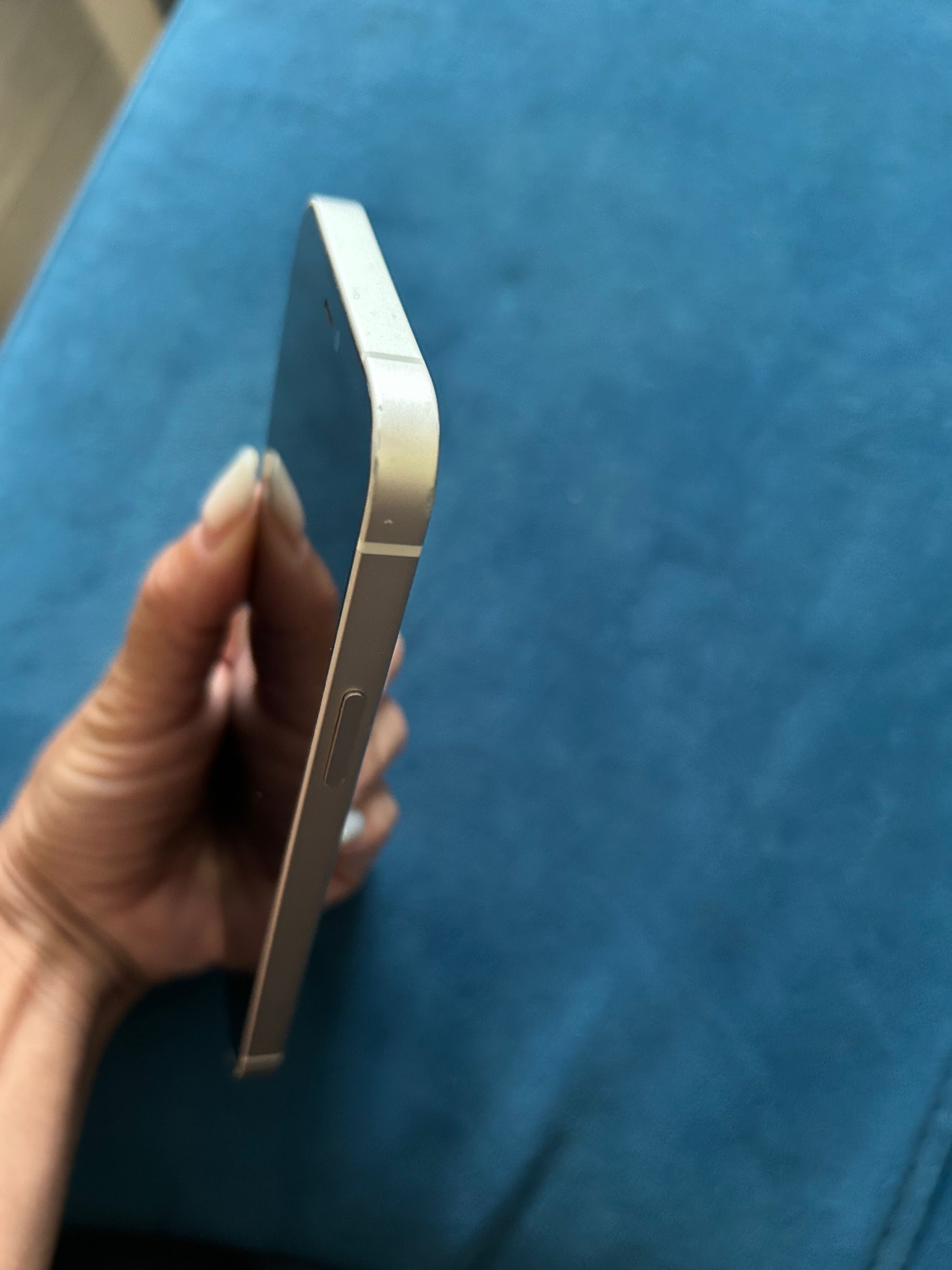 iPhone 12 64 GB бял