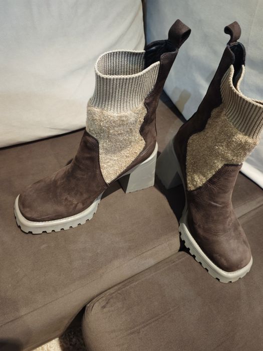 Боти 40 номер прекрасни и модерни,но за съжаление вече високи за мен