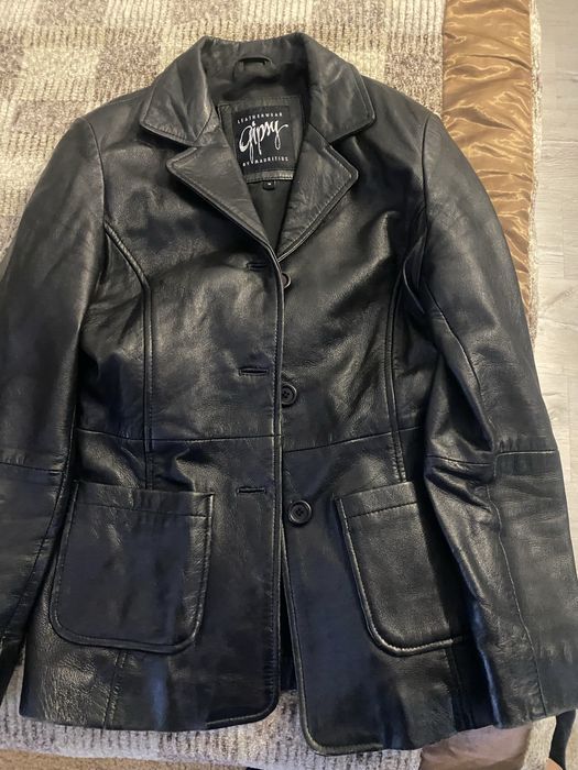Sacou din piele,mărime M,culoare negru,fabricat in România