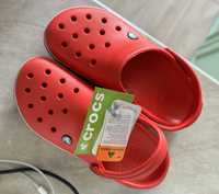 Продам новые женские crocs!