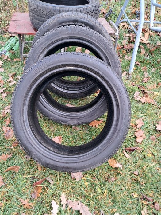 Vând cauciucuri Pirelli R17