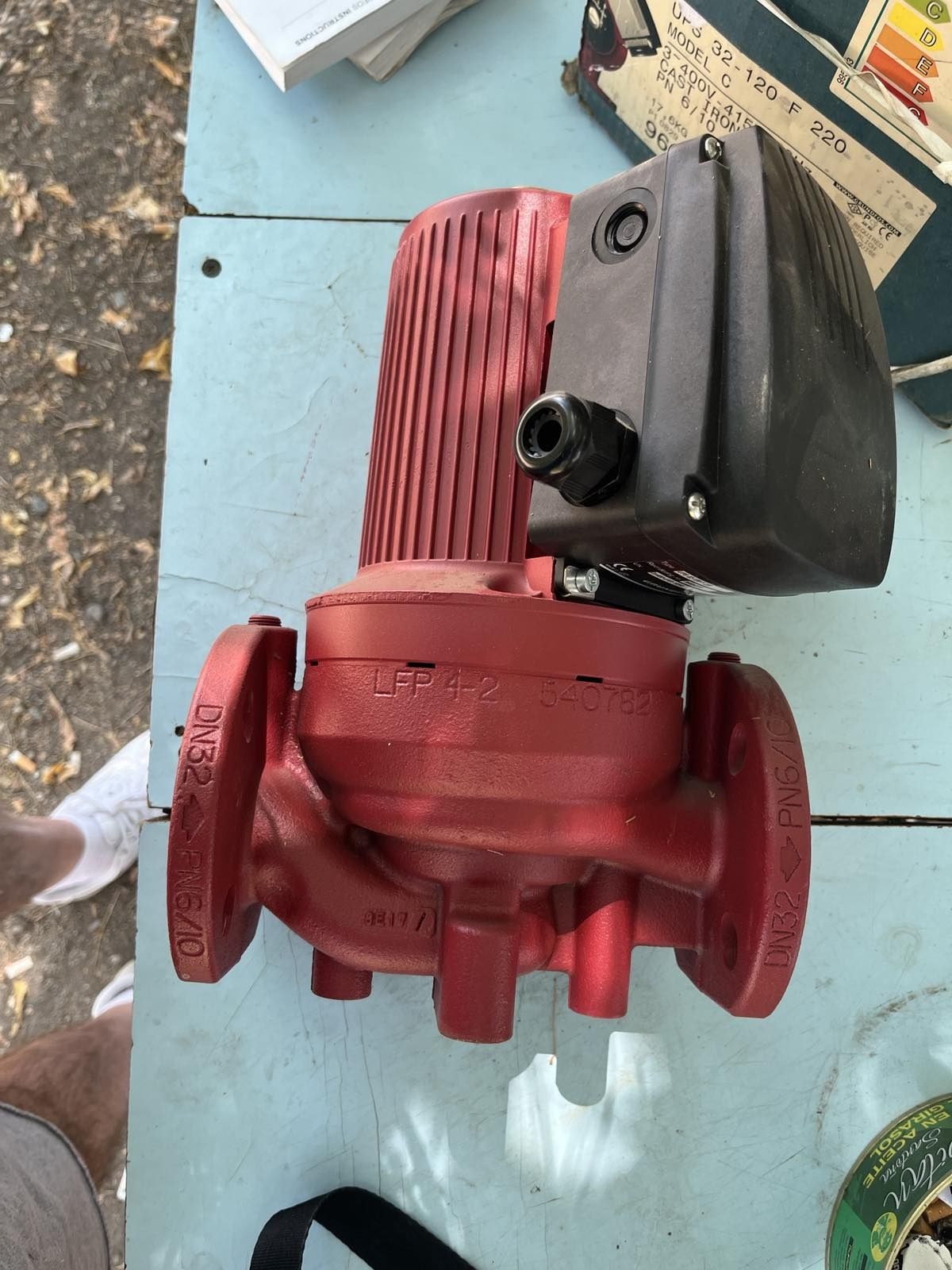 Циркулационна помпа Grundfos UPS 32-120 F 220