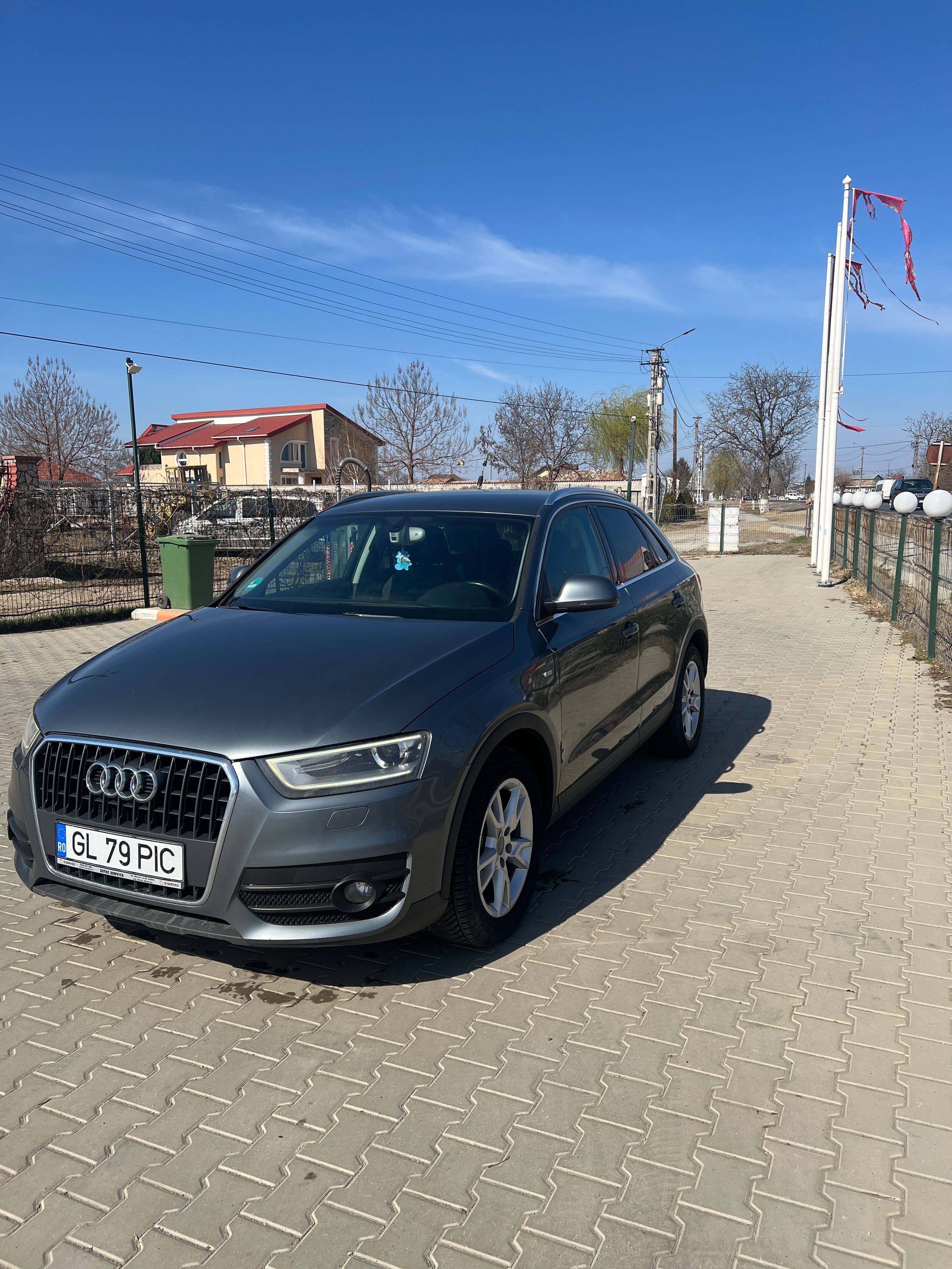 Audi Q3  2.0 TDI