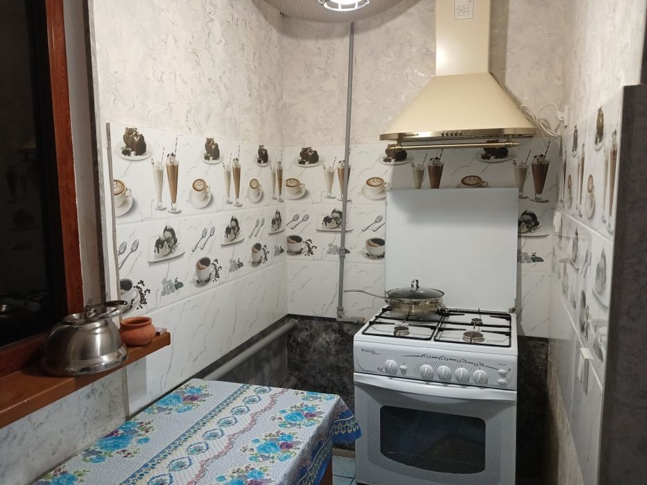 Yangi ta'mirdan chiqqan juda qulay hududdagi fayzli hovli uy sotiladi