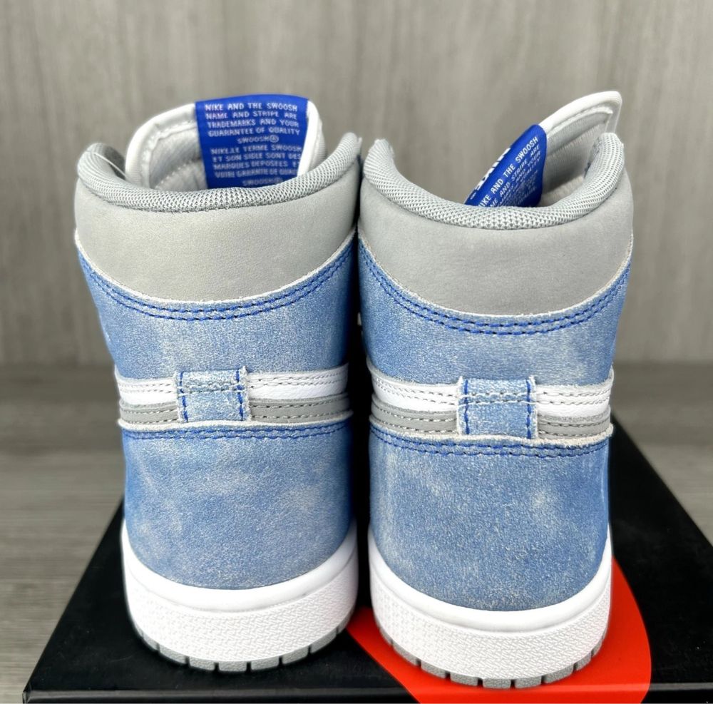 Adidasi Nike Air Jordan 1 Retro Hyper Royal Blue Grey