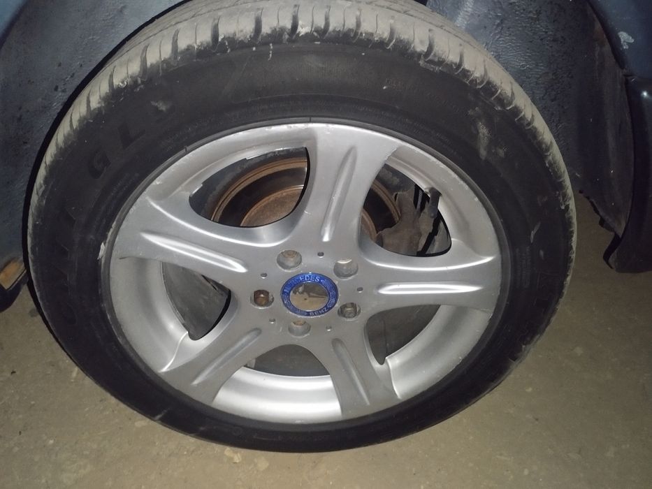 Продам комплект диск мерседес с покрышком