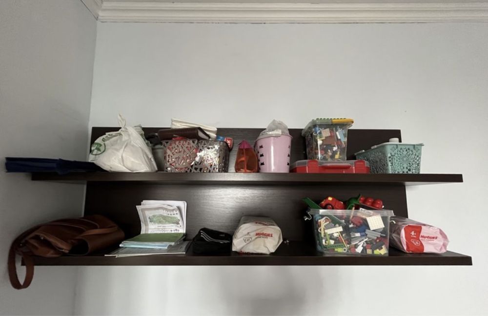 Навесная полка, тумбы под телевизор, столик журнальный