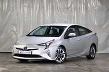 Toyota Prius Hybrid * Faruri si stopuri LED * Incalzire scaune * JBL * Navigatie