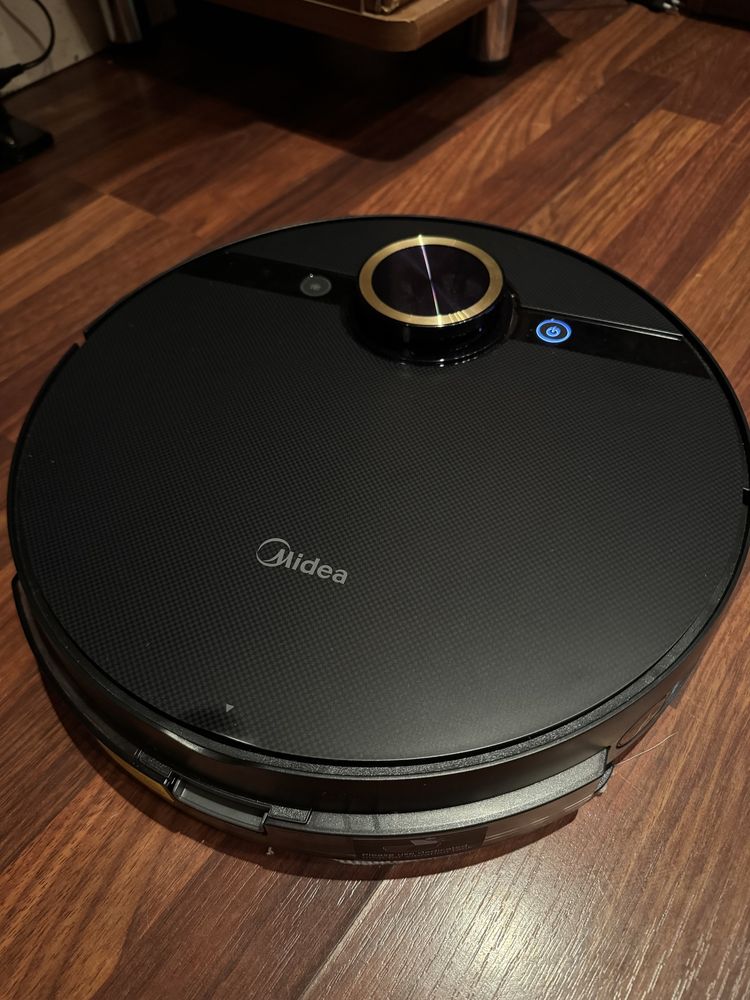 Продам новый робот пылесос Midea