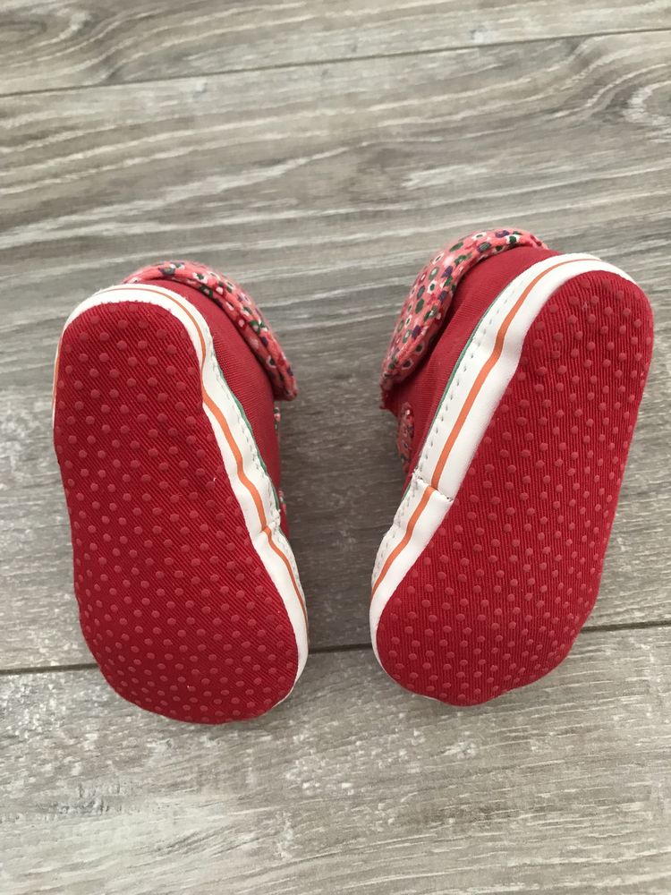 Pantofiori George cu broderie pentru bebe 3-6 luni