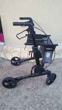 Dispozitiv premergător pt. persoane cu dizabilitati