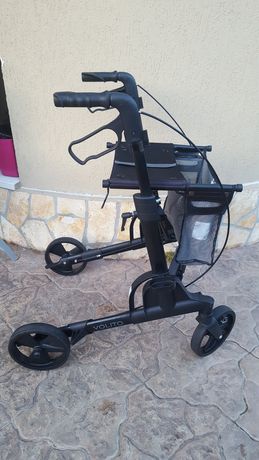 Dispozitiv premergător pt. persoane cu dizabilitati