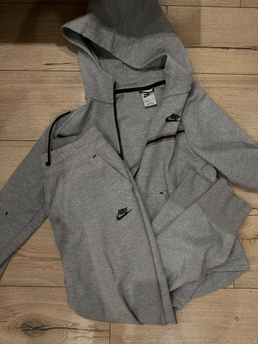 Оригинален екип NIKE tech fleece