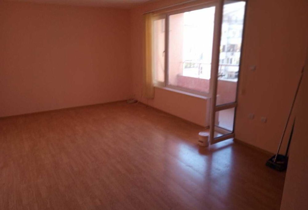 Дава се под наем Двустаен апартамент в Бургас, Възраждане - 75 кв.м за 165 € - Снимка #2