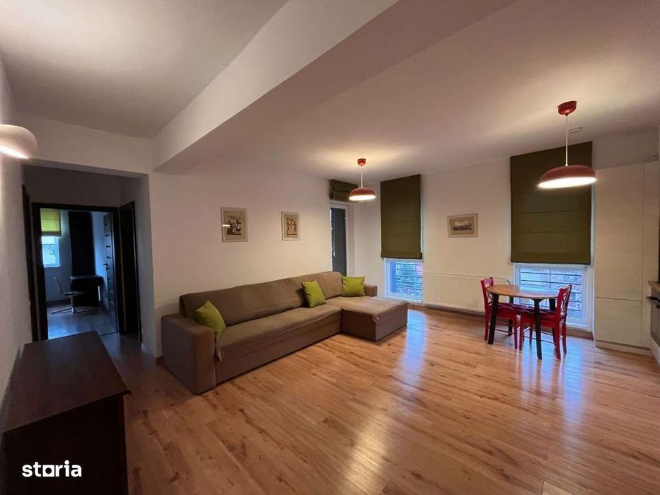 Apartament cu 3 camere decomandat în Domenii