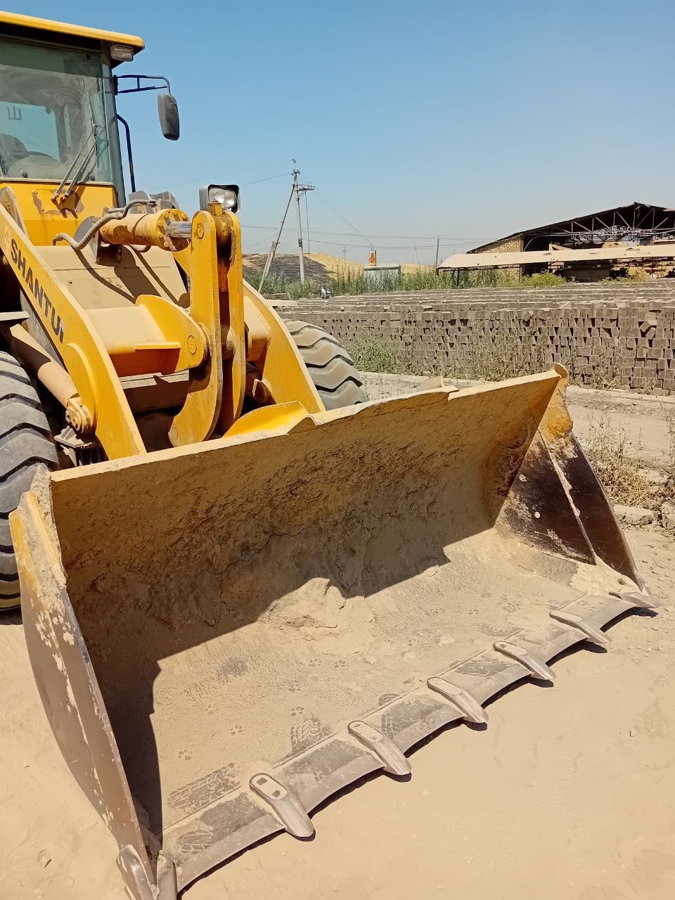 Продаётся погрузчик 2куб