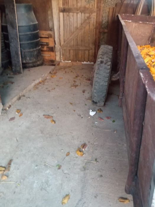 Vând remorcă pentru tractor