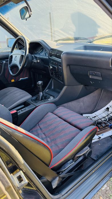 Dezmembrez bmw e30