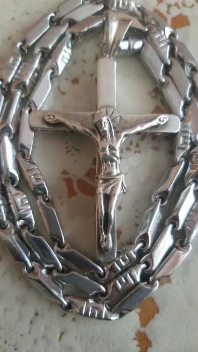 Vand o piesă veche din argint