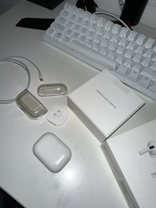 Airpods Pro cu carcasa incarcare Wireless