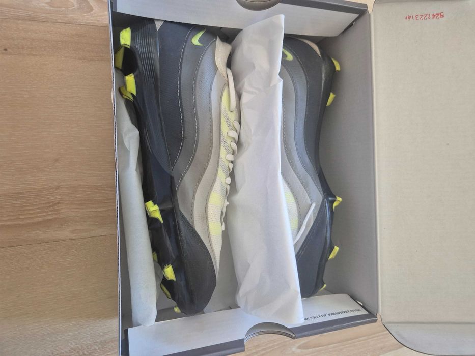 Футболни бутони Nike mercurial